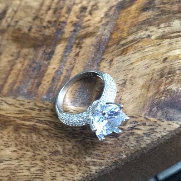 NWT 925 Silver Round Cut White Sapphire Ring - Picture 6 of 10